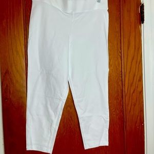 NWOT Torrid cropped white leggings Sz 2